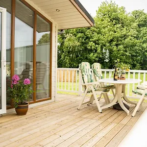 Recently Updated Near Centre - For Up To 6 Holiday home Chester