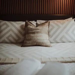 16 Pilrig Bed & Breakfast