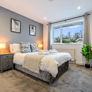 Cosy 2-bedroom With Private Hot Tub Holiday home Bath